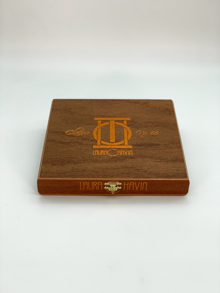 Laura Chavin Classic Line No. 66 Churchill - Box Of 10 Cigars
