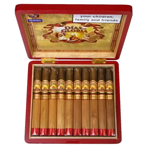 AJ Fernandez Dias De Gloria Short Churchill - Box of 20